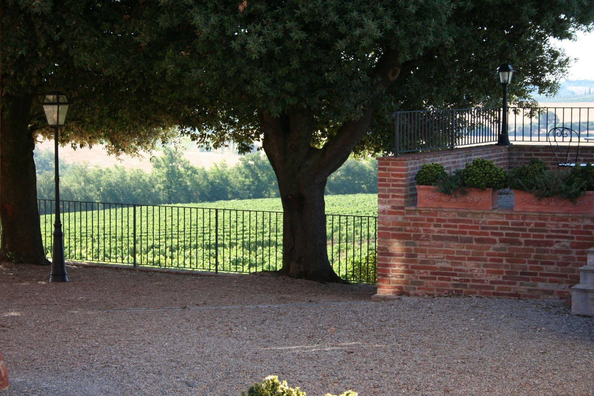 Agriturismo Terra Rossa Valiano Exterior foto